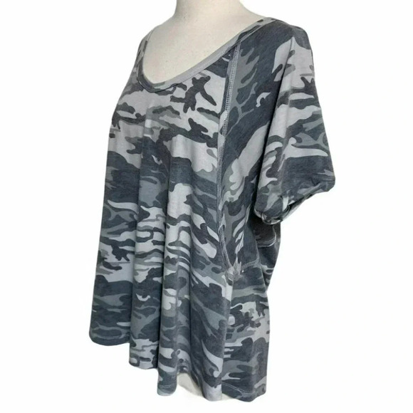 Wishlist M/L gray camo swing top - Picture 2 of 5